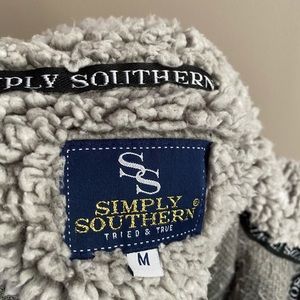 Simply southern pull over